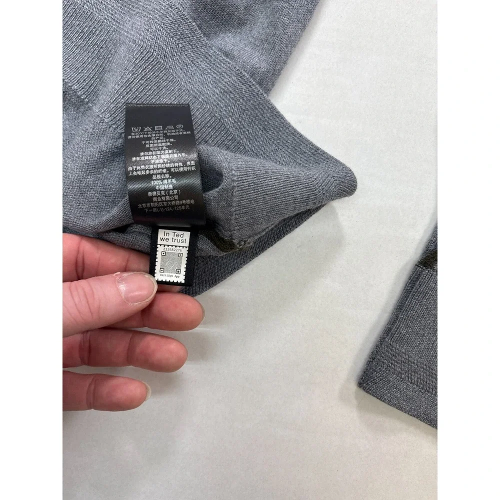 Ted Baker sweater Men's size 4 gray‎ pullover